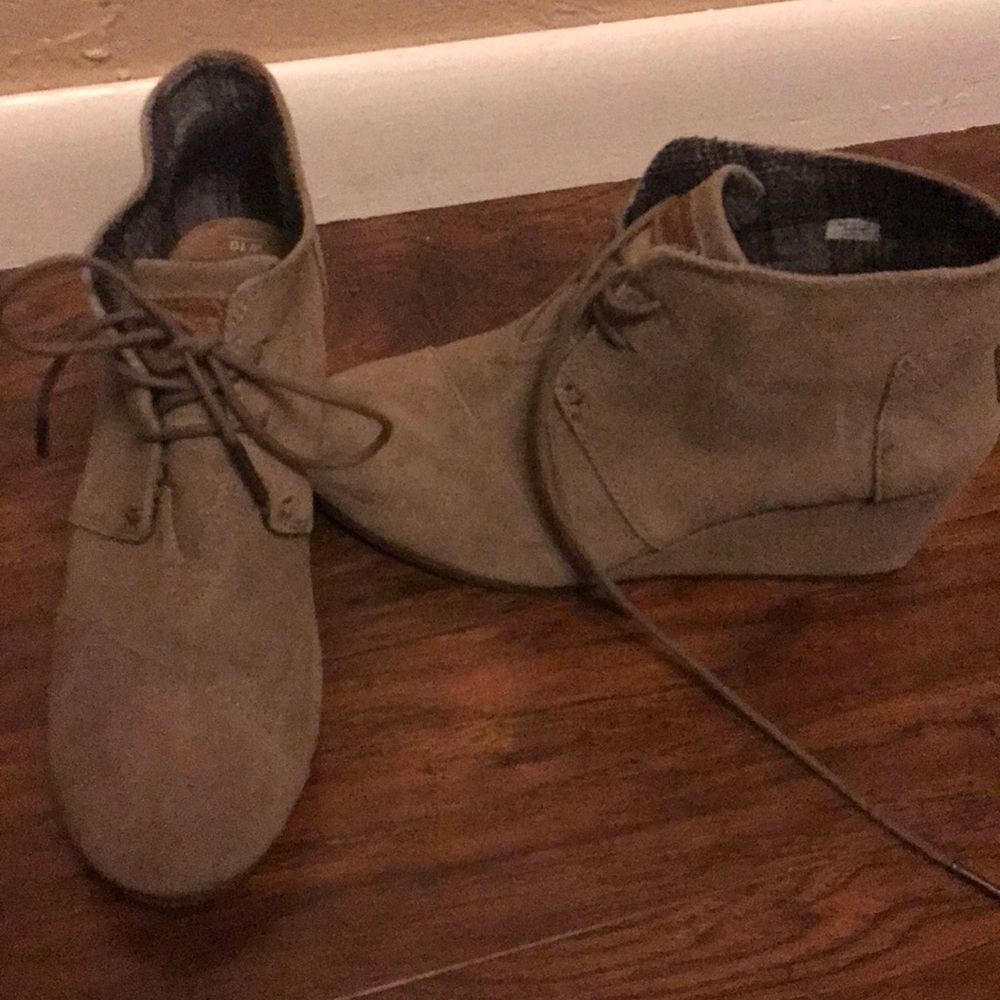 Toms booty wedges